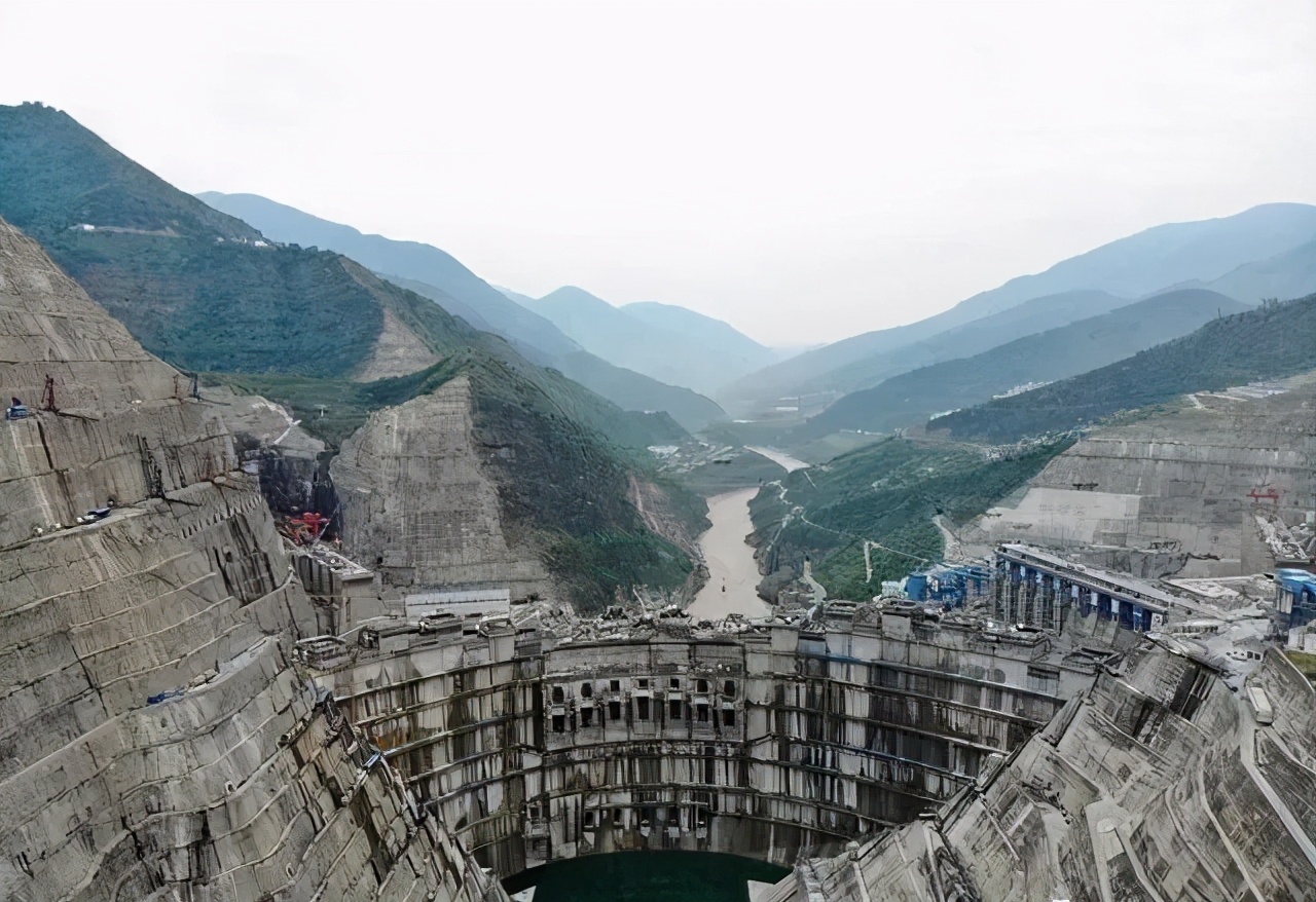 中国又一巨型水电站诞生：总花费1800亿，还将创造多个世界第一